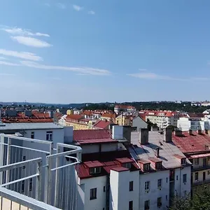 Penthouse # 81 With Panoramic View In Elite Rezidence With Free Parking Prag